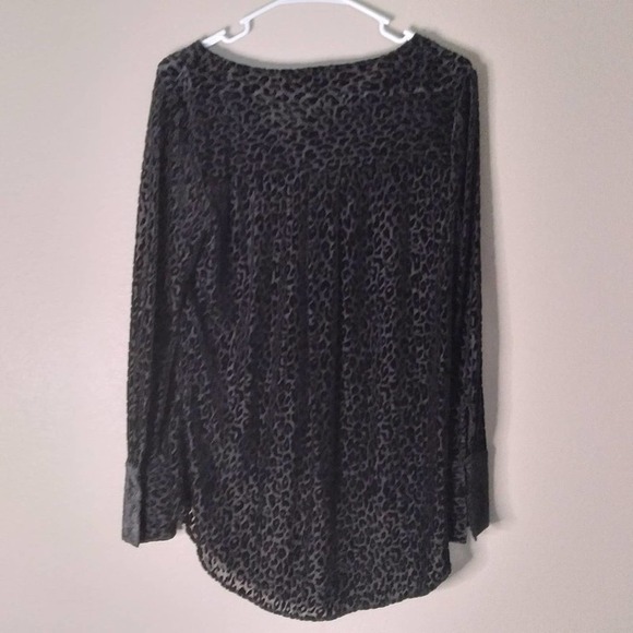 Express Long Sleeve Leopard Burnout Velvet Shirt NWT - Picture 6 of 8